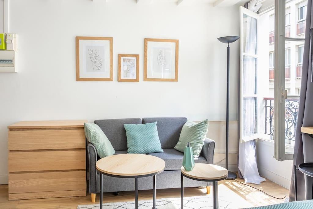 Elegant Eiffel Tower Apartment *